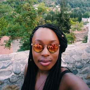 Meet your Posher, Brenna